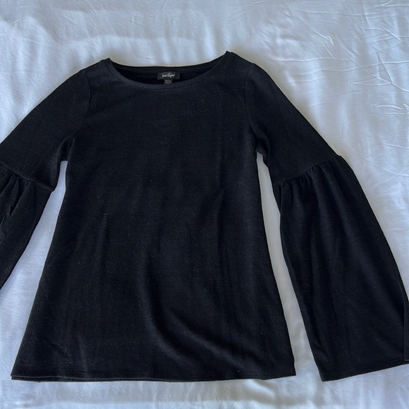 Lord & Taylor black sweater with roushed long sleeves size S - Picture 1 of 3